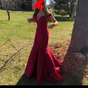 Size 4 mermaid style prom dress